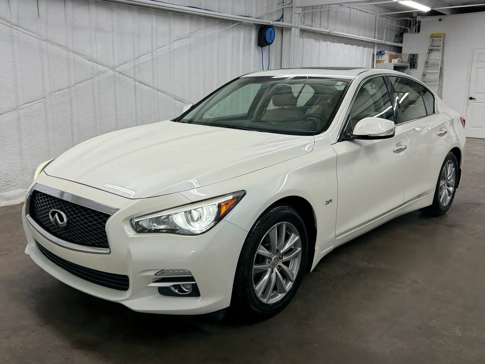 Used 2016 INFINITI Q50 Premium w/ 2.0T Premium Plus Package AWD/4WD image 11