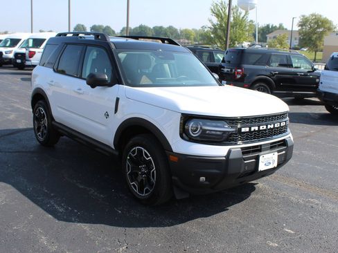 New 2025 Ford Bronco Sport Outer Banks w/ Outer Banks Tech Package+ AWD/4WD image 8