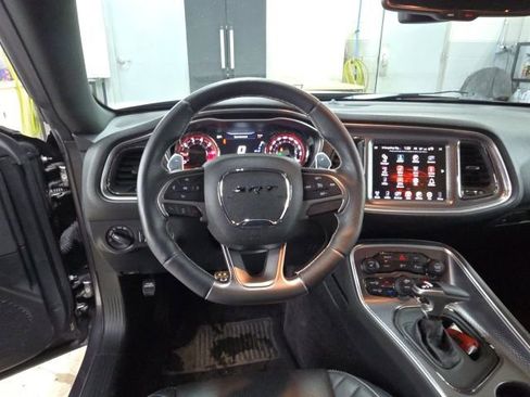 Used 2016 Dodge Challenger SRT Hellcat image 33
