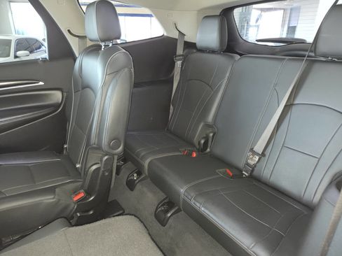 Used 2019 Buick Enclave Avenir w/ Avenir Technology Package AWD/4WD image 26