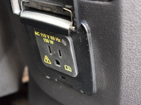 Used 2017 Ford Escape SE w/ Equipment Group 201A FWD image 36