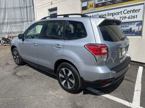 Used 2017 Subaru Forester 2.5i Limited AWD/4WD image 3