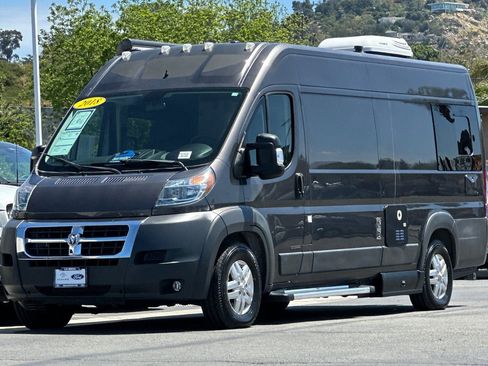 Used 2018 RAM ProMaster 3500 w/ Premium Appearance Group image 7