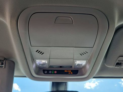 Used 2020 GMC Acadia SLE w/ Driver Convenience Package image 33