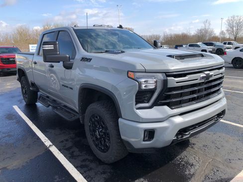 Used 2024 Chevrolet Silverado 2500 LT w/ Z71 Sport Edition image 3