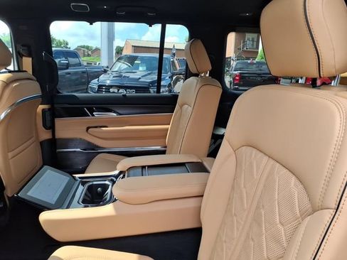 New 2026 Jeep Grand Wagoneer Summit AWD/4WD image 6