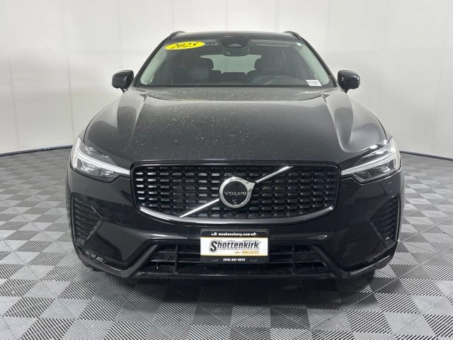 Used 2025 Volvo XC60 B5 Plus AWD/4WD image 3
