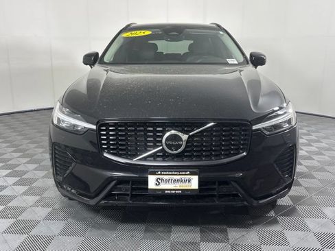 Used 2025 Volvo XC60 B5 Plus AWD/4WD image 3