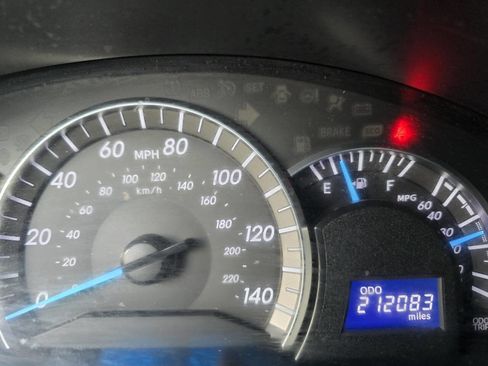 Used 2012 Toyota Camry SE image 16