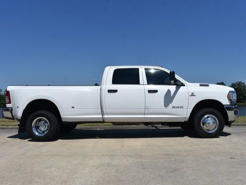 Used 2020 RAM 3500 Tradesman image 3
