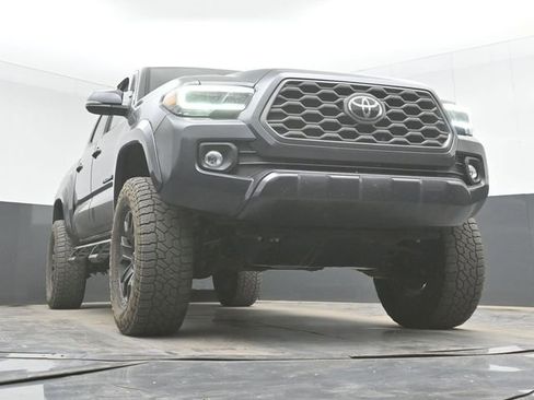 Used 2022 Toyota Tacoma TRD Sport w/ Technology Package AWD/4WD image 27