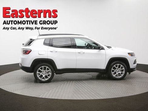 Used 2022 Jeep Compass Latitude AWD/4WD image 42