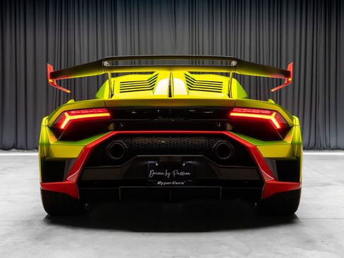 Used 2021 Lamborghini Huracan STO RWD image 5