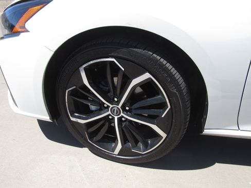 Used 2025 Nissan Altima 2.5 SR image 5