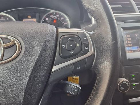 Used 2017 Toyota Camry SE FWD image 19