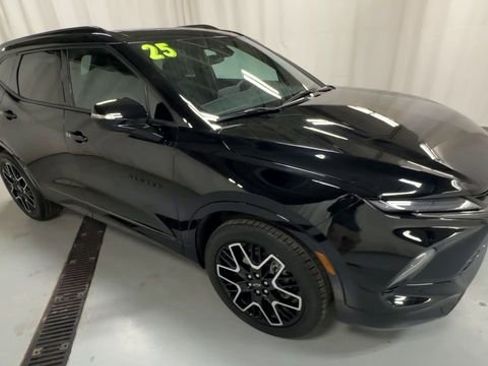 Used 2025 Chevrolet Blazer RS w/ Driver Confidence II Package AWD/4WD image 2