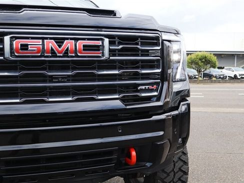 Used 2025 GMC Sierra 3500 AT4 w/ AT4 Premium Plus Package AWD/4WD image 10