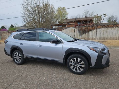 Certified 2025 Subaru Outback Limited AWD/4WD image 2