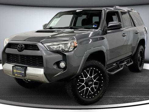 Used 2018 Toyota 4Runner TRD Off-Road AWD/4WD image 3