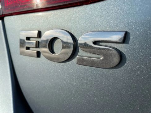 Used 2012 Volkswagen Eos Lux w/ Tech Pkg image 21