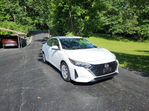 Used 2024 Nissan Sentra S FWD image 2
