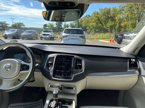 Used 2021 Volvo XC90 T5 Momentum w/ Protection Package AWD/4WD image 28