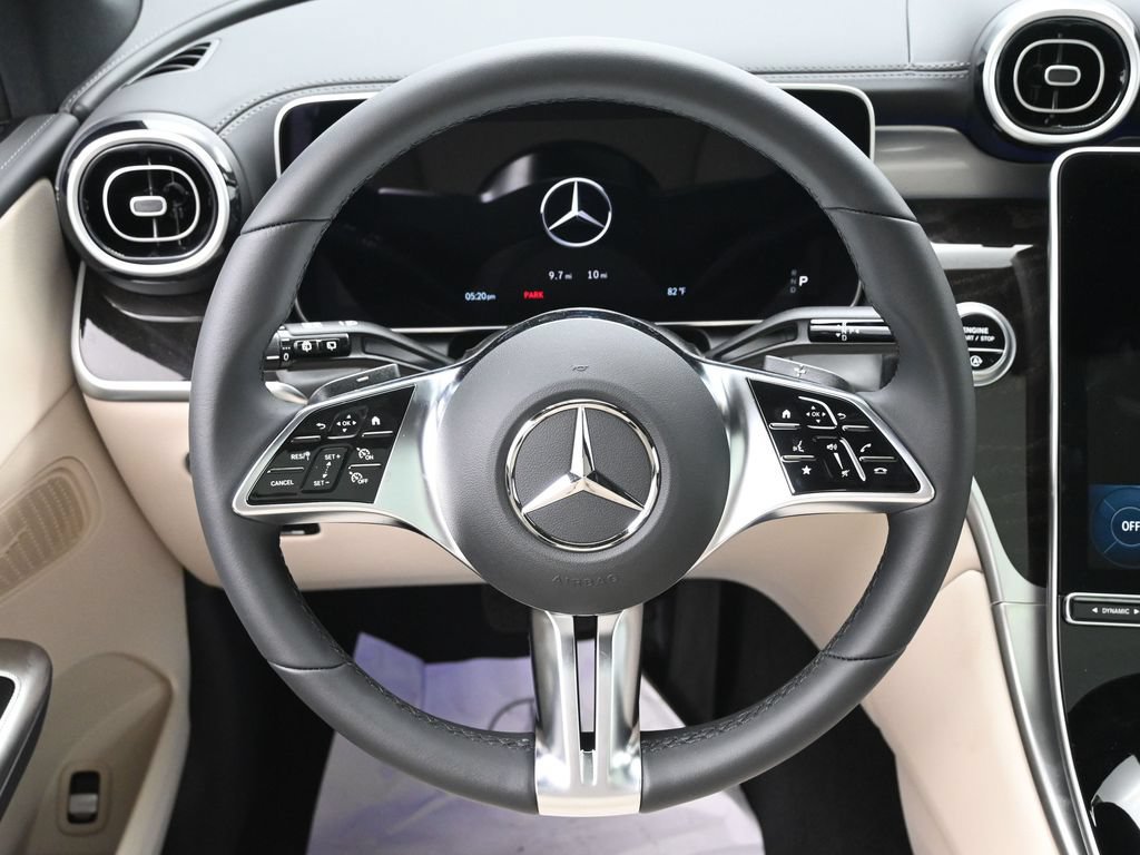 Used 2025 Mercedes-Benz GLC 300 4MATIC image 19