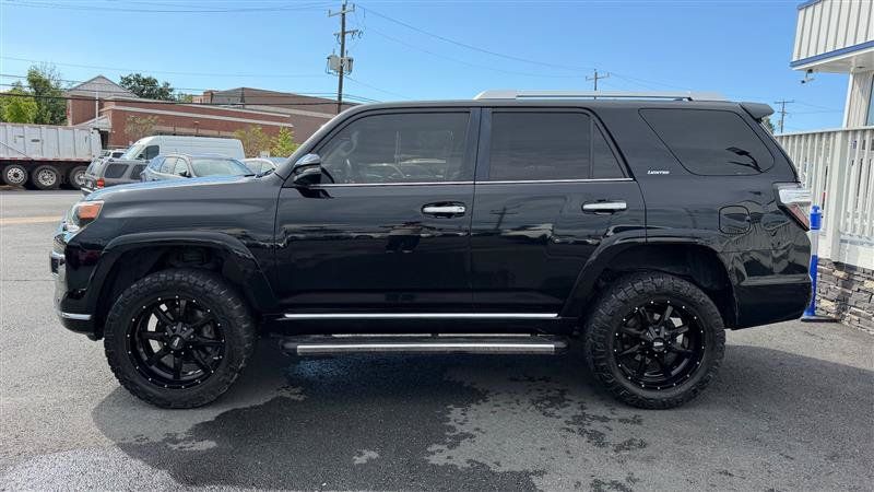 Used 2017 Toyota 4Runner Limited AWD/4WD image 3