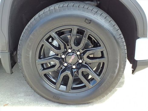 Used 2024 GMC Sierra 1500 Elevation image 11