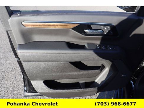 New 2026 Chevrolet Suburban High Country image 21