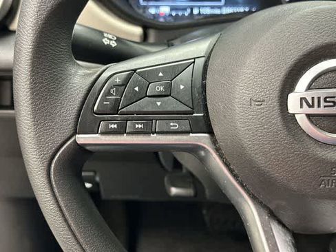 Used 2021 Nissan Versa SV FWD image 17