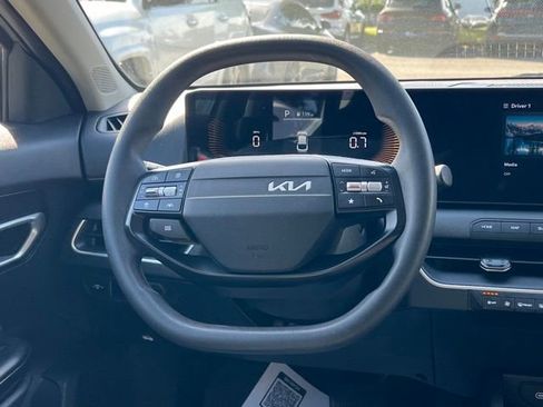 Certified 2025 Kia K4 FWD image 12