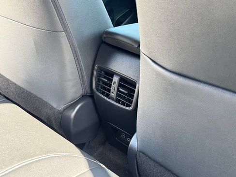 Used 2026 Toyota Corolla Cross XLE w/ Convenience Package FWD image 21