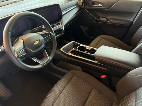 Used 2025 Chevrolet Equinox LT image 11