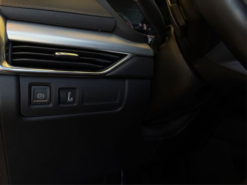 Used 2021 Cadillac XT4 Premium Luxury w/ Driver Awareness Package FWD image 22