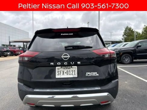 Certified 2023 Nissan Rogue Platinum w/ Platinum Premium Package FWD image 3