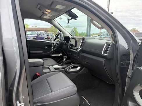 Used 2025 Nissan Frontier SV AWD/4WD image 30
