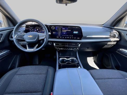 Certified 2026 Chevrolet Traverse LT FWD image 15