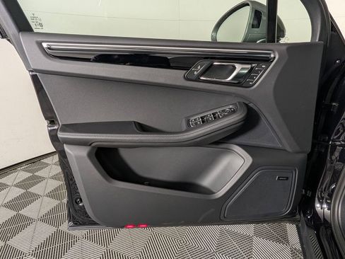 New 2026 Porsche Macan Turbo AWD/4WD image 25