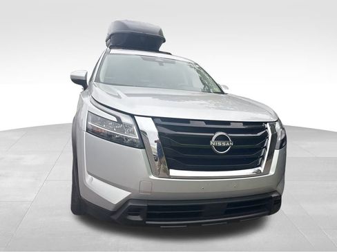 Used 2022 Nissan Pathfinder SV w/ SV Premium Package image 7