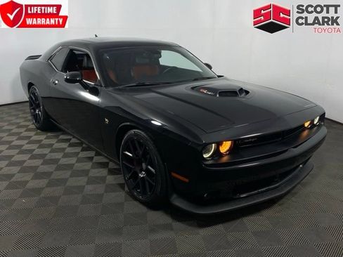 Used 2015 Dodge Challenger R/T Scat Pack RWD image 1