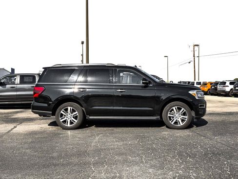 Used 2024 Ford Expedition Limited AWD/4WD image 8