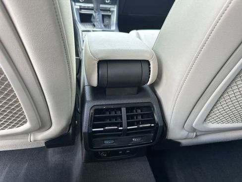 Used 2022 Audi Q3 2.0T Premium w/ Convenience Package AWD/4WD image 18