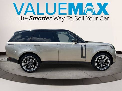 Used 2025 Land Rover Range Rover SE AWD/4WD image 2