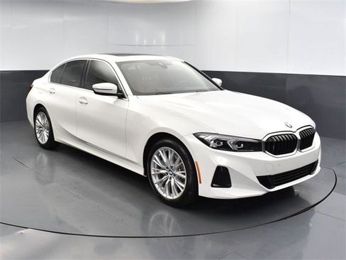 New 2024 BMW 330i Sedan w/ Convenience Package image 22