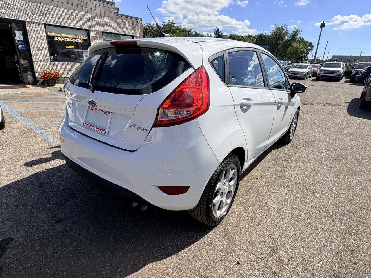 Used 2011 Ford Fiesta SES FWD image 5
