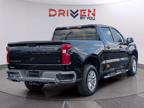 Used 2022 Chevrolet Silverado 1500 LT w/ Z71 Off-Road Package AWD/4WD image 5