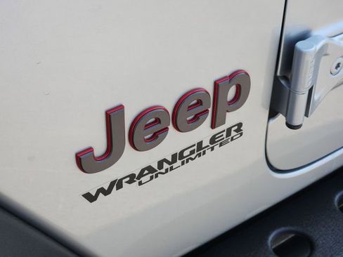 Used 2022 Jeep Wrangler Unlimited Rubicon w/ Cold Weather Group image 22