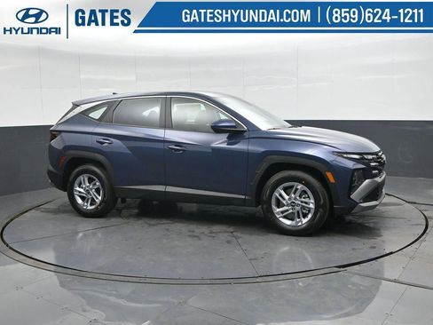 New 2026 Hyundai Tucson SE image 1