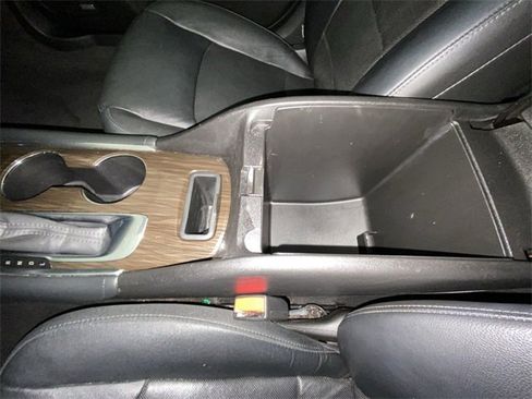 Used 2017 Chevrolet Malibu Premier w/ Premier Sun and Wheel Package image 21